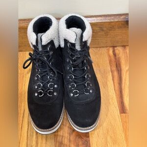 White Mountain Cozy Bootie Size 8 Medium- Like New